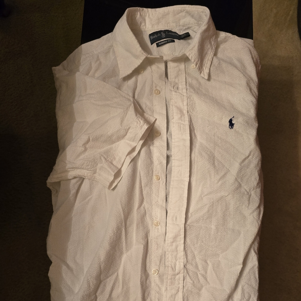 washed in woolite- polo Ralph lauren mens short sleeve shirt- 9/10 condition
